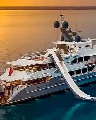 Scivoli Gonfiabili per Yacht e Barche Turistiche
