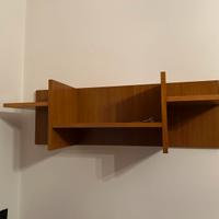 Mensole, scrivania e libreria