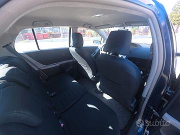 Toyota yaris 1.0 Sol 5 porte