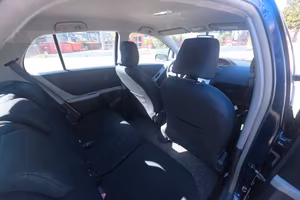 Toyota yaris 1.0 Sol 5 porte