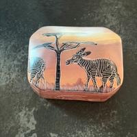 Scatola artigianale in pietra saponaria incisa