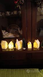 set di 5 casette compreso una chiesa