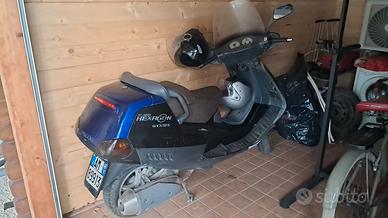 Piagio Hexagon 125