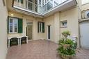 palazzo-stabile-di-216-m²-con-piu-di-5-locali-a-