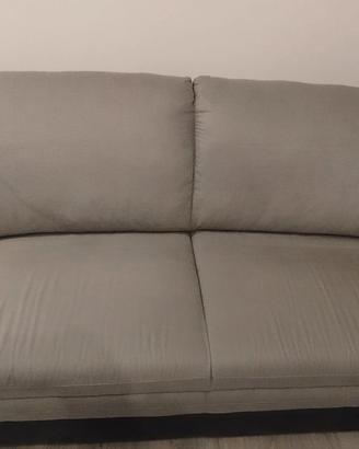 divano tre posti pari al nuovo