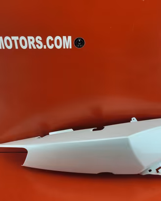 CARENA FIANCHETTO DX SOTTO SELLA YAMAHA TMAX T MAX