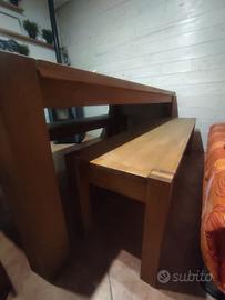 Tavolo con panchine 