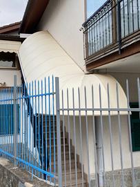 Copertura pensilina per scala