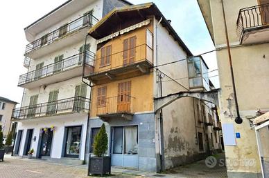 Immobile in asta di 362 m² con più di 5 locali a B