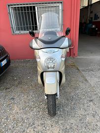 Scooter scarabeo 500