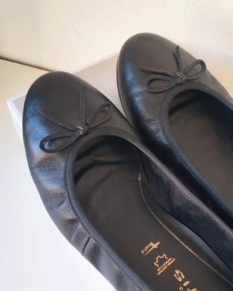 N. 40 ballerina nera in pelle morbida