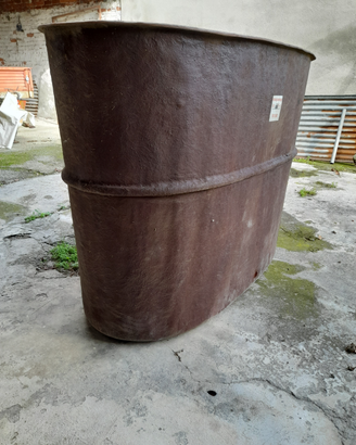 Contenitore in vetroresina