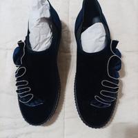 sneakers Pinko in velluto blu.