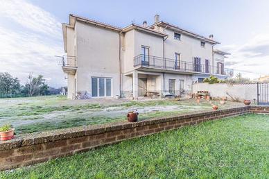 PORZIONE DI BIFAMILIARE A CORCHIANO