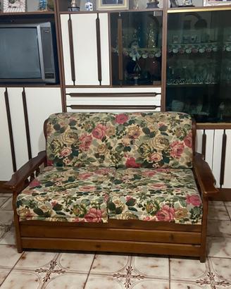 Divano 2 posti in legno con cuscini vintage