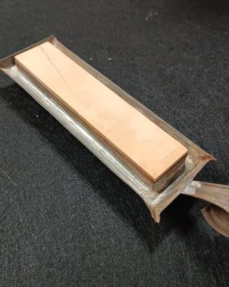 PIETRA PER AFFILATURA RASOIO DA COLLEZIONE + BASE