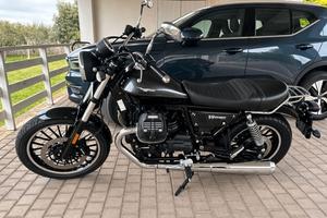 Moto Guzzi V9 Roamer 2021