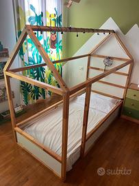 Ikea kura con tetto