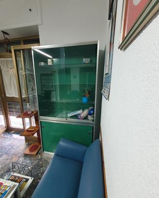 2 vetrinette espositore 190x1x0.3 e 198x1x0.30 