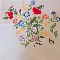 tovaglia ricamata telata cotone