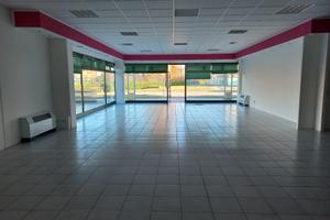 Negozio centro commerciale Castel D' Ario