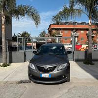 Lancia Ypsilon Hybrid Ecochic Gold
