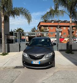 Lancia Ypsilon Hybrid Ecochic Gold