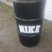bidone della nike 