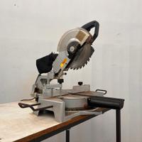 Troncatrice sega a testa