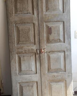 Coppia di porte antiche del 700 da restaurare. orl