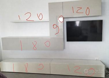 Parete attrezzata come in foto...