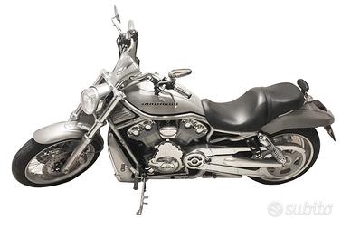 Moto Harley Davidson V-Road edizione limitata