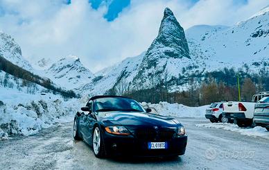 BMW Z4 2.2- ASI - 71000 km e Mustang 4.0L V6 2007