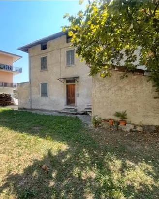 Casa indipendente di 157 m² con 4 locali e box aut