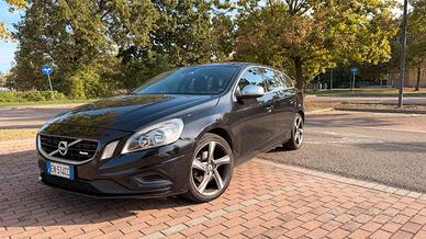 VOLVO V60 1.6 D2 R-Design Cambio Automatico