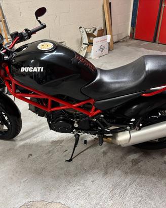 Ducati Monster 695