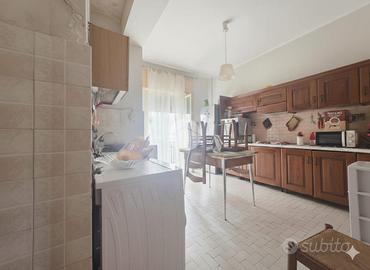 4 LOCALI A MONTESARCHIO