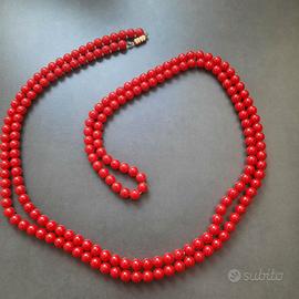 Lunga collana perle rosse