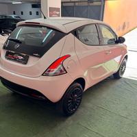 LANCIA Y DA VETRINA 2015 UNICO PROPRIETARIO 