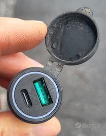 Connettore DIN di carica rapido USB moto 