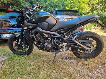 YAMAHA MT 09