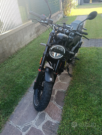 Husqvarna svartpilen 125 2023