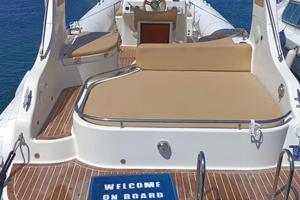 DOMAR D8 – 8,28 M – MERCRUISER 350 MAG – BRAVO ONE