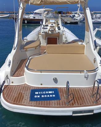 DOMAR D8 – 8,28 M – MERCRUISER 350 MAG – BRAVO ONE