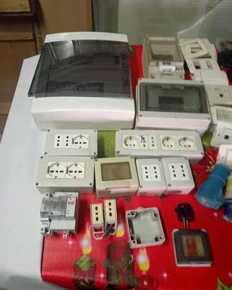 Cassetta Quadro 380 volt + altro materiale