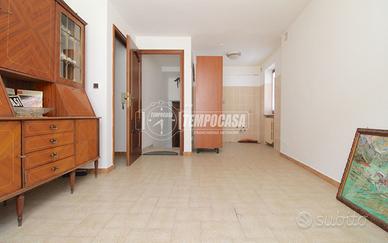 CASA INDIPENDENTE SU DUE PIANI!