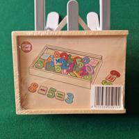 Set numeri e simboli magnetici in legno Playtive