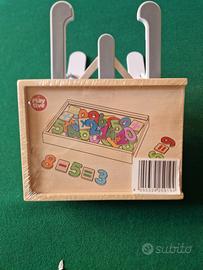 Set numeri e simboli magnetici in legno Playtive