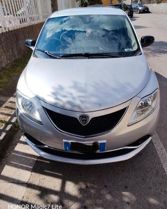 Lancia y 2016