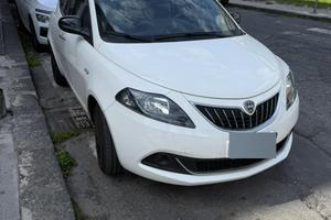 Lancia Y